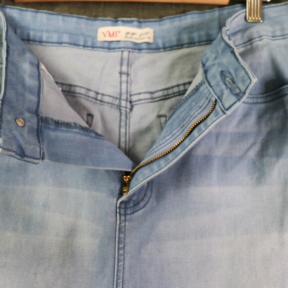 YMI GiGi Fit Flare Jeans Junior’s 13 / 31 Light Wash Wide Leg Raw Hem Retro Y2K - Picture 8 of 13